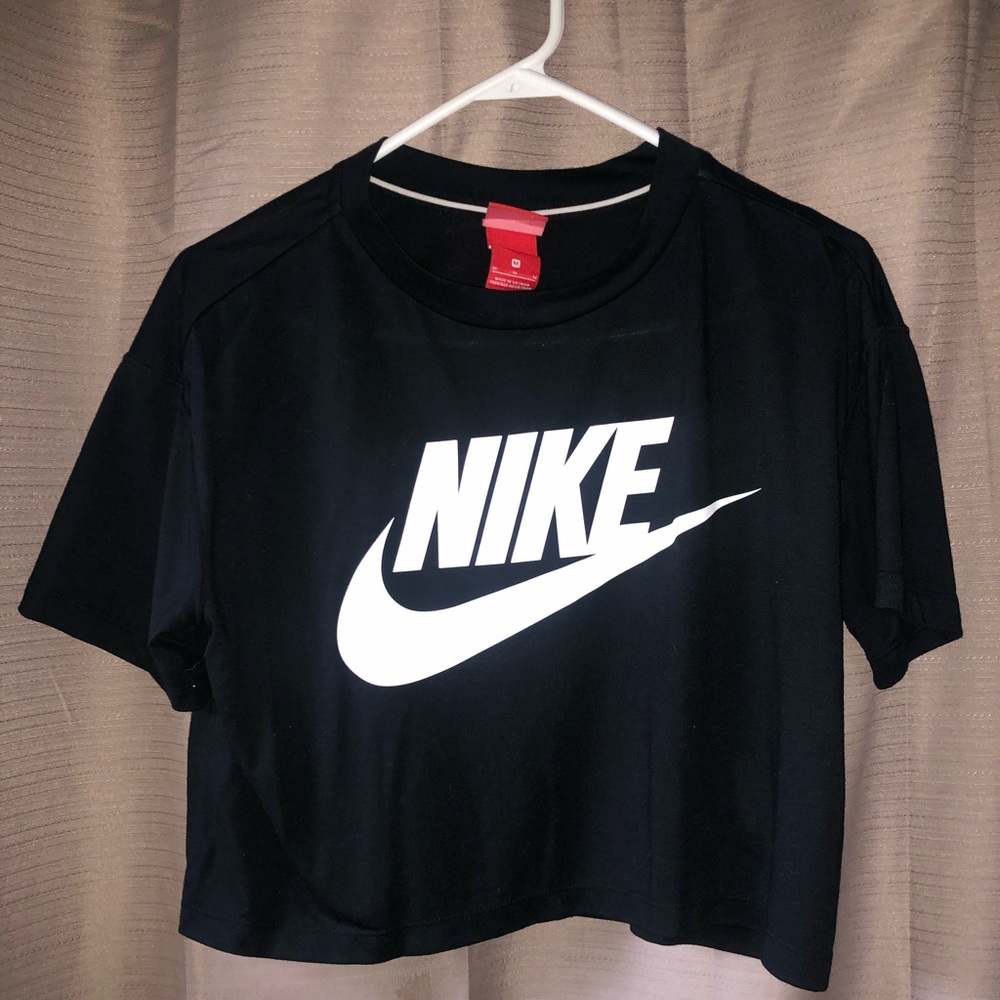 Women’s Nike Crop Top